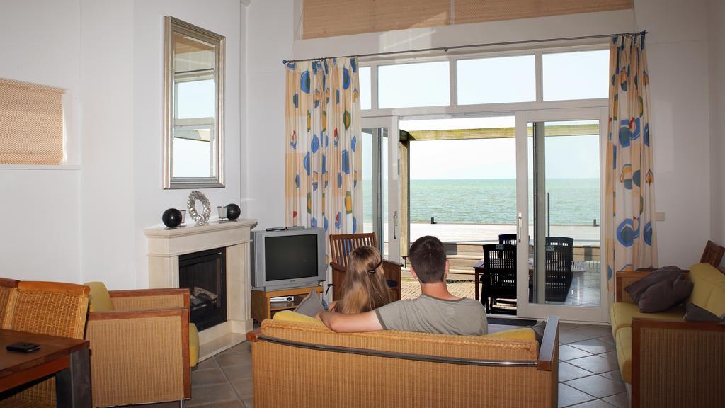Beach-Dijkvilla Seaview Horizons Makkum Zimmer foto